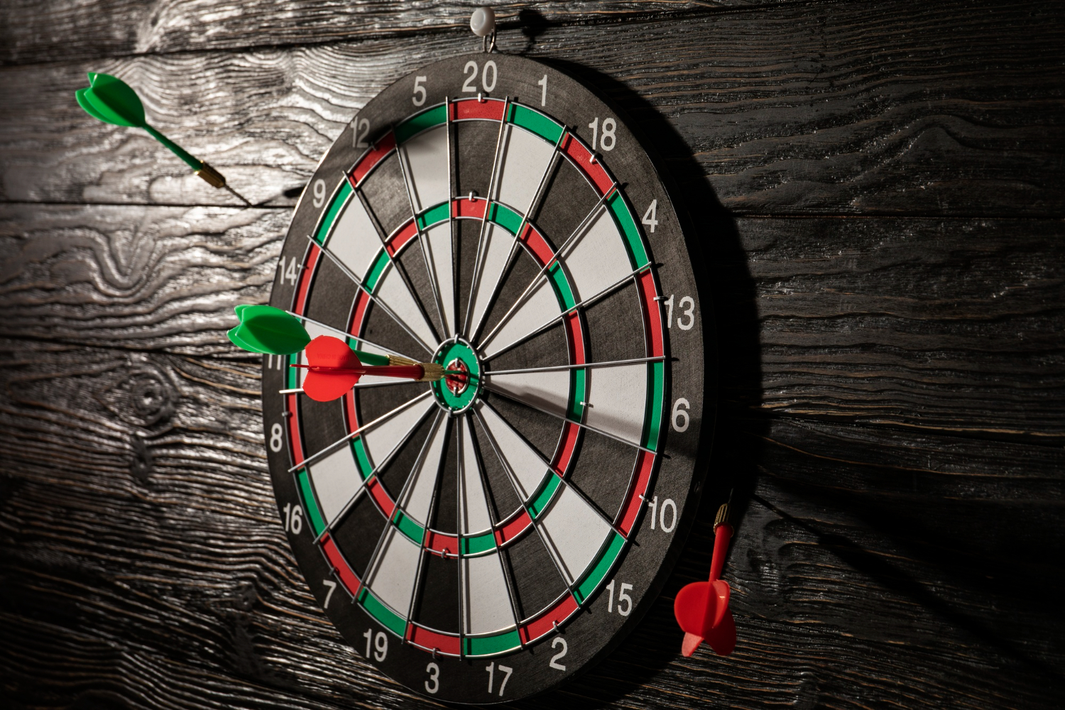 Darts – ce înseamnă serviciu pierdut și cum se pariază pe el